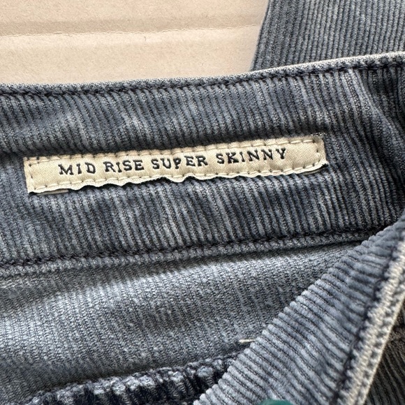 ABERCROMBIE & FITCH CORDUROY JEAN. MID RISE SUPER SKINNY, SIZE 27, RAW HEM. GUC - Picture 5 of 13